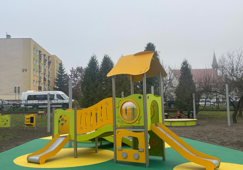 Wykonanie placu zabaw przy żłobku w ramach programu Aktywny Maluch 2025